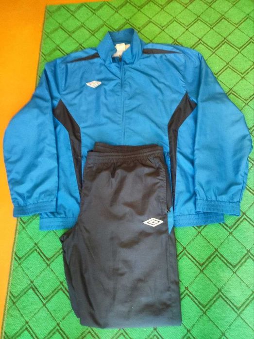 Продается новый спортивный мужской костюм Umbro
