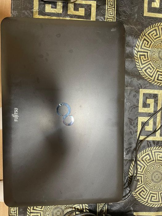 Лаптоп fujitsu  в добро състояние