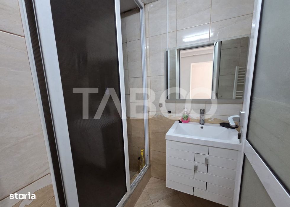 Casa de inchiriat 5 camere pentru 10 persoane zona Centrala