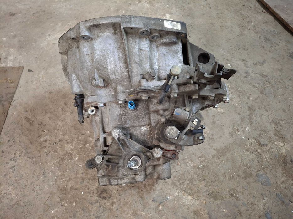 Скоростна кутия Рено Сценик 2 2.0