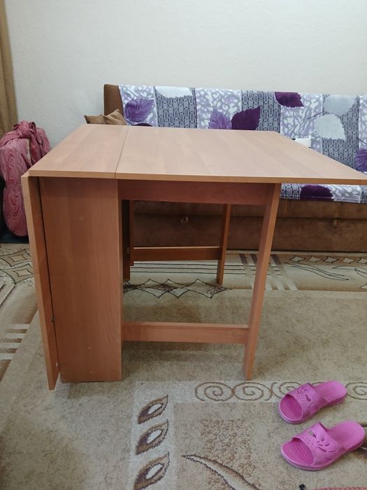 Продаю стол-книжка