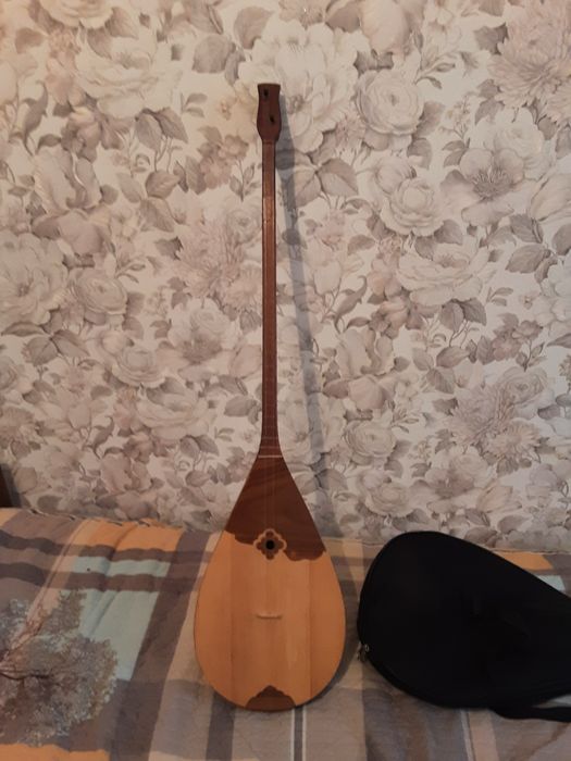 Продаётся домбыра в идеальном состояние