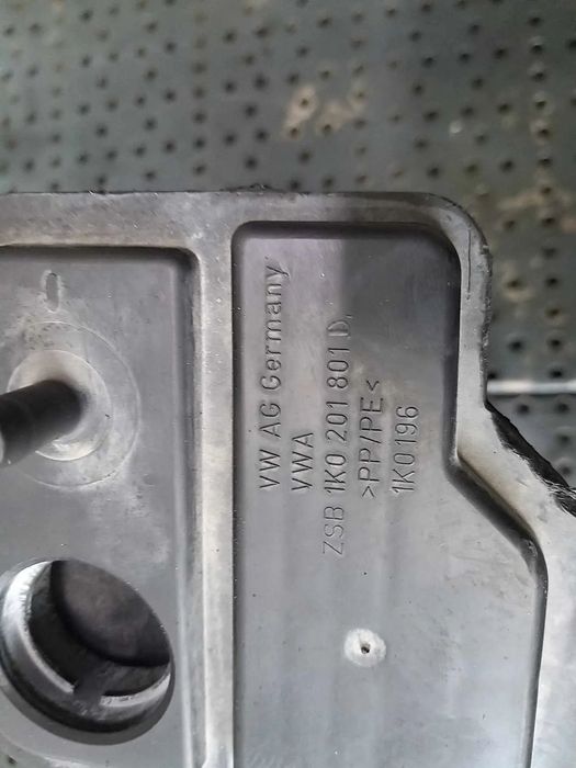 Vas filtru benzina 1.4 tsi vw golf 6 1k0201801 1k0201827a