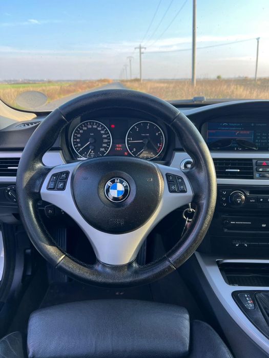 Vând BMW E91 320d Automat