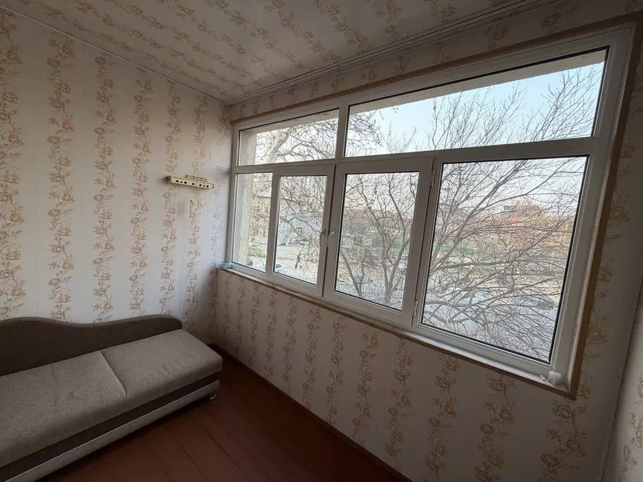 Продается 1 переделанная в 2 комнатную квартиру на Авиасозлар 2.