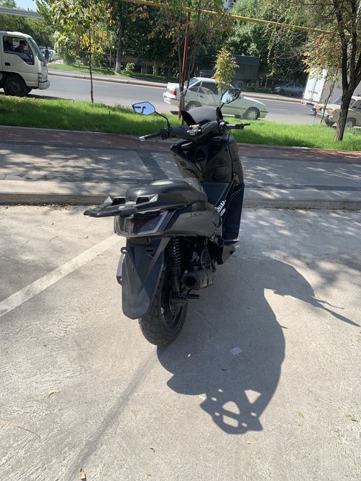 Продам скутер n max
