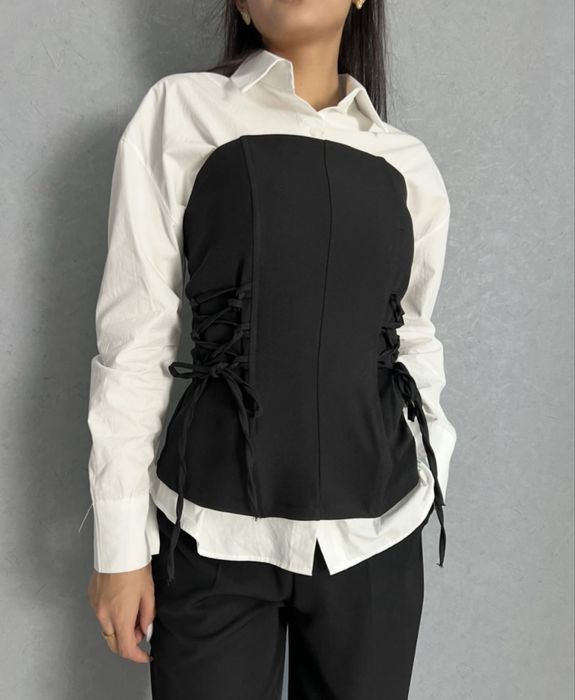 Черный корсет.