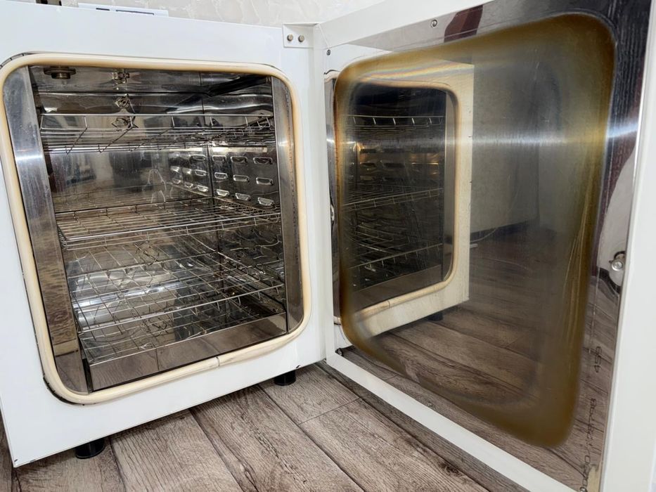 Сухожаровый шкаф