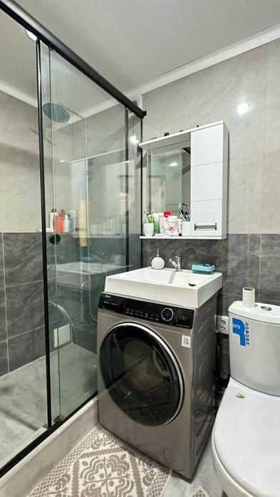 продам 4 ком в центре Айым