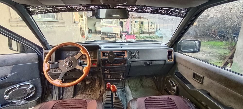 Автомобиль джип ждип