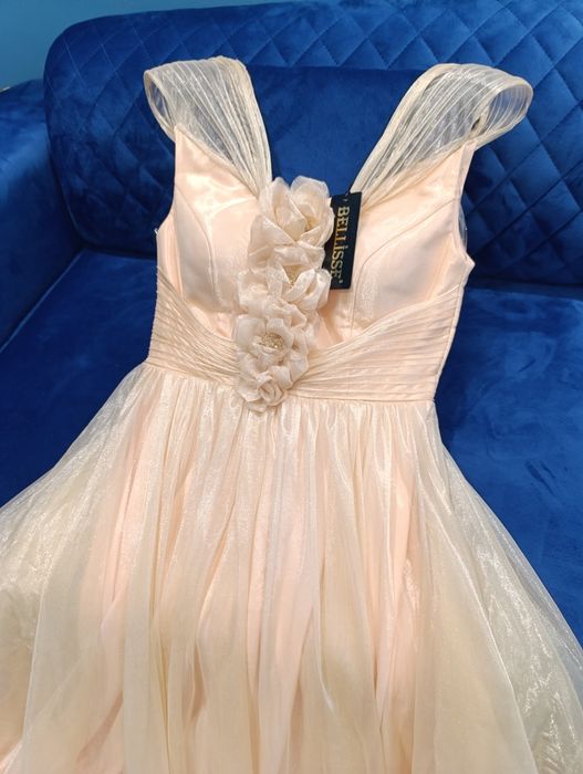 Роскошное вечернее платье в нежно-персиковом цвете