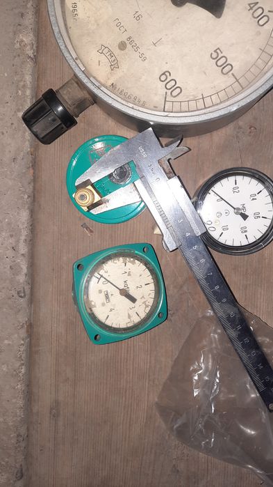 Продам монометры 1.0 1.6 2.5мПа