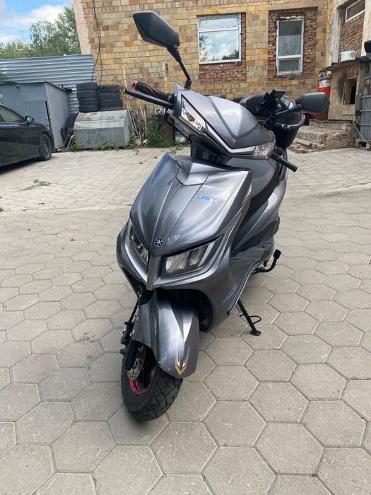 Продам скутер новый