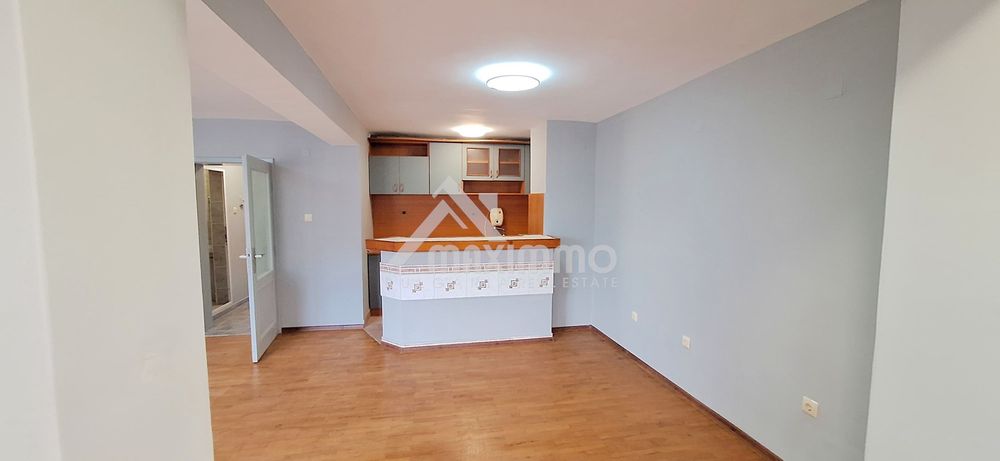 Продава се Двустаен апартамент в Варна, Зимно кино Тракия - 64 кв.м за 1067 €/кв.м - Снимка #1