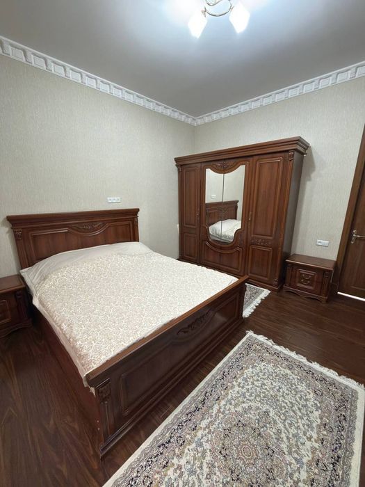 Продается ЕвроДом 8 комнат, ориентир: Катта Олтинтепа, 280м²