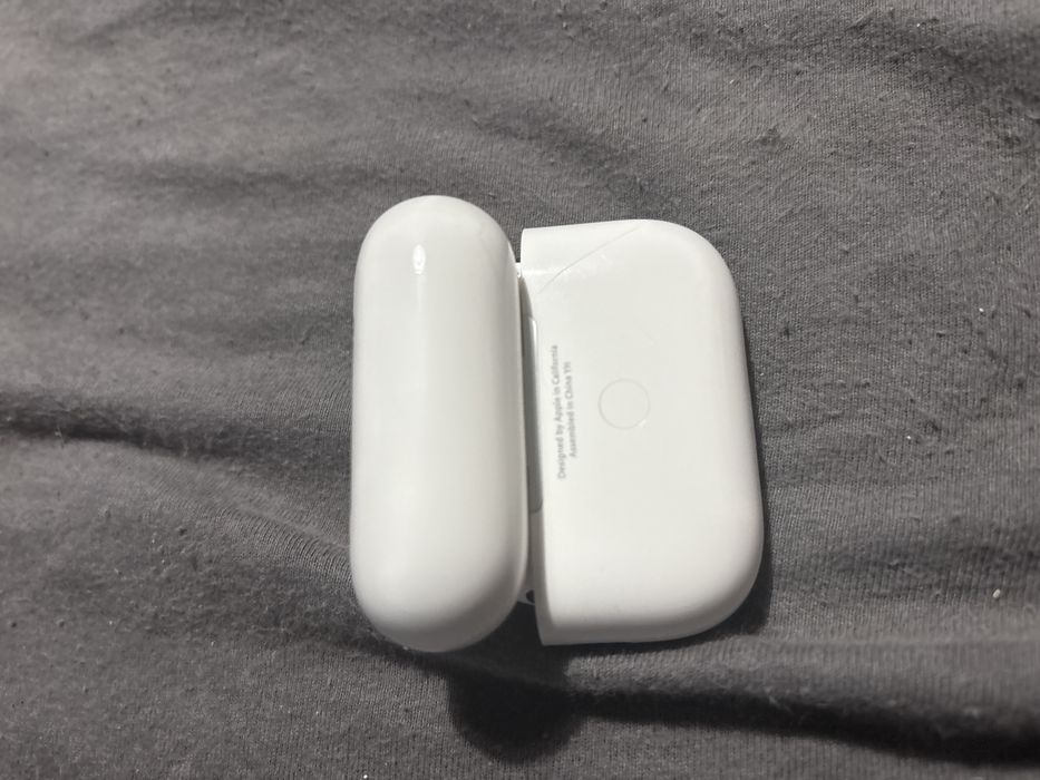 Чисто нови и оригинални airpods