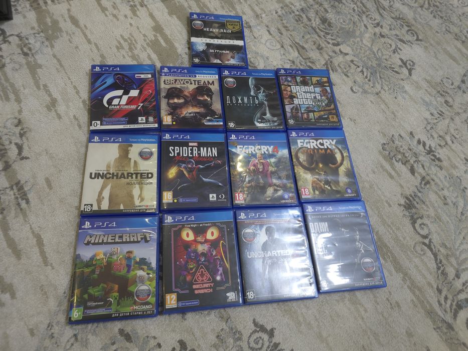 Продам PlayStation 4,