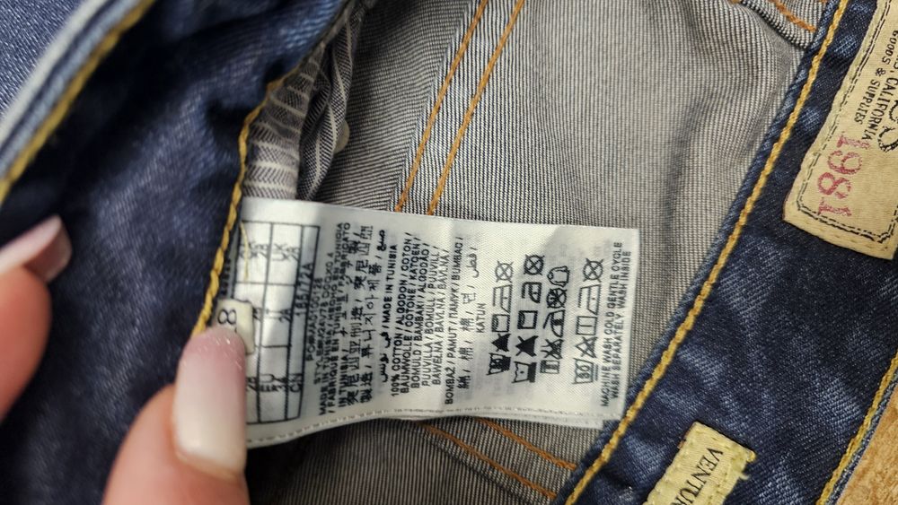 Blugi bărbați mărimea 28 Guess