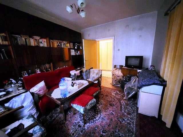 Продава се Тристаен апартамент в Търговище, Център - 78 кв.м за 1047 €/кв.м - Снимка #5