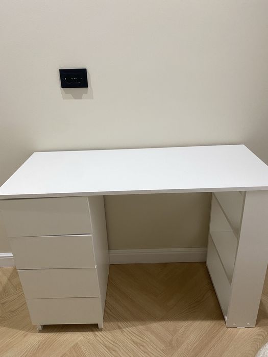 Письменный стол