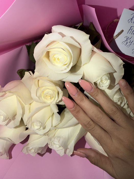 Голландские белые розы