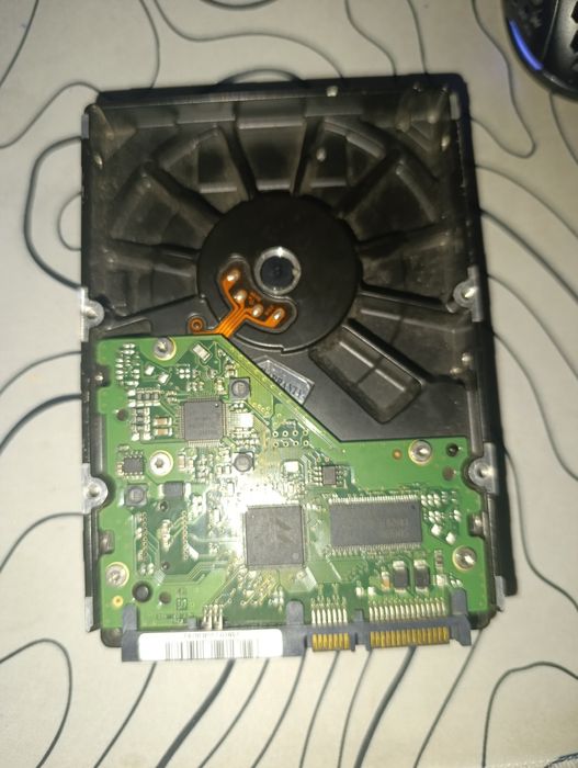 Жесткий Диск , полурабочий.