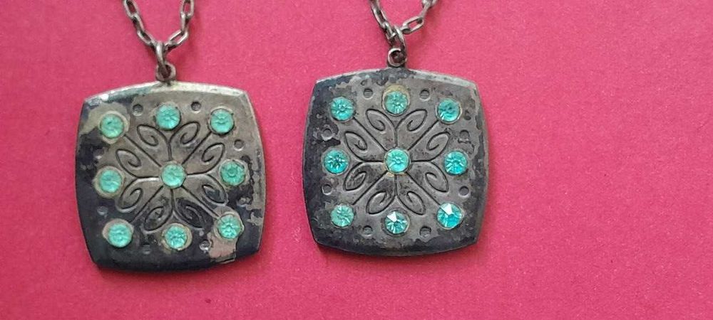 2 броши. украина львов. 1955 год ссср.