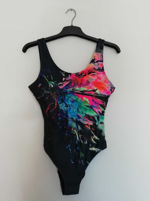 Нови цели дамски бански L/XL