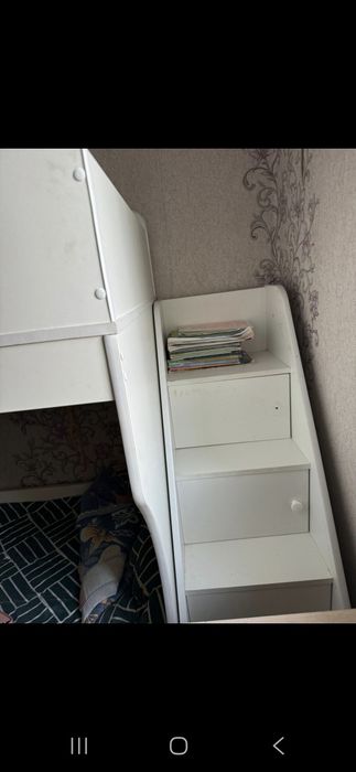 Двухяростныи кровать