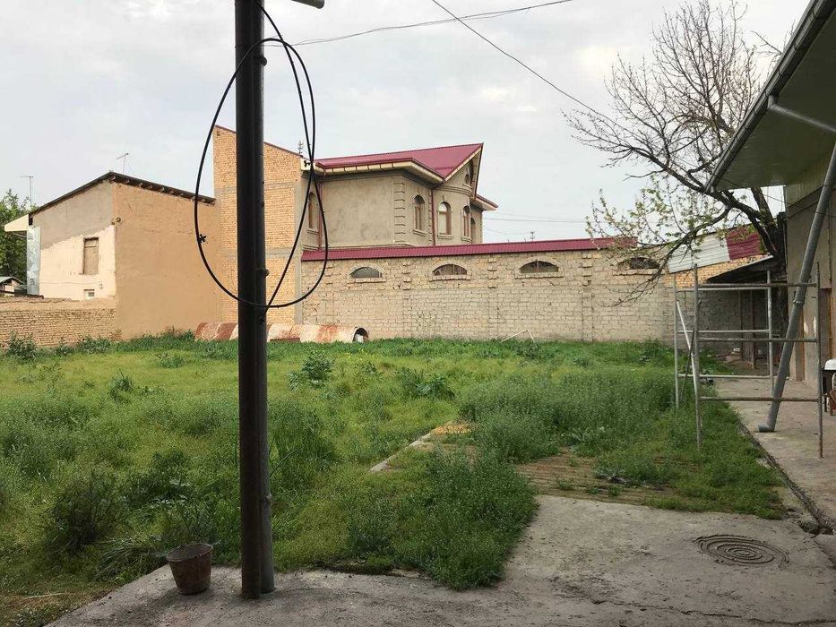 Uchtepa Jurjoni mahallasida 9 sotix uy sotiladi.
