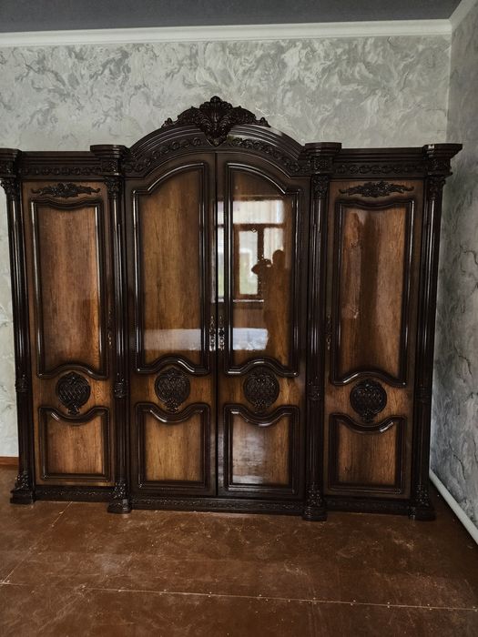 Spalni va stenka garniturlar kelin kuyovlar uchun