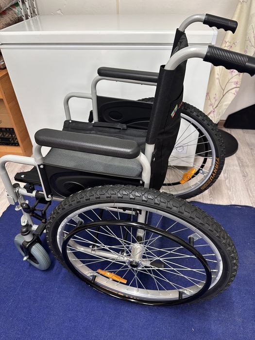 Продам новую инвалидную коляску / кресло