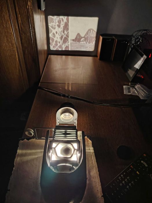 Aparat vintage proectie diafilme romanesc DIASCOL + cutie de diafilme