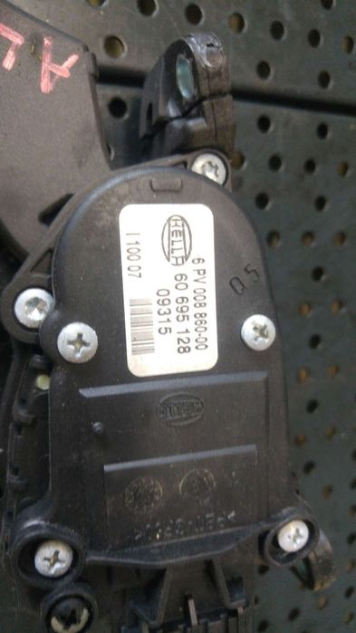 Pedala acceleratie 1.9 jtd alfa romeo 159 939 6pv00886000 60695128