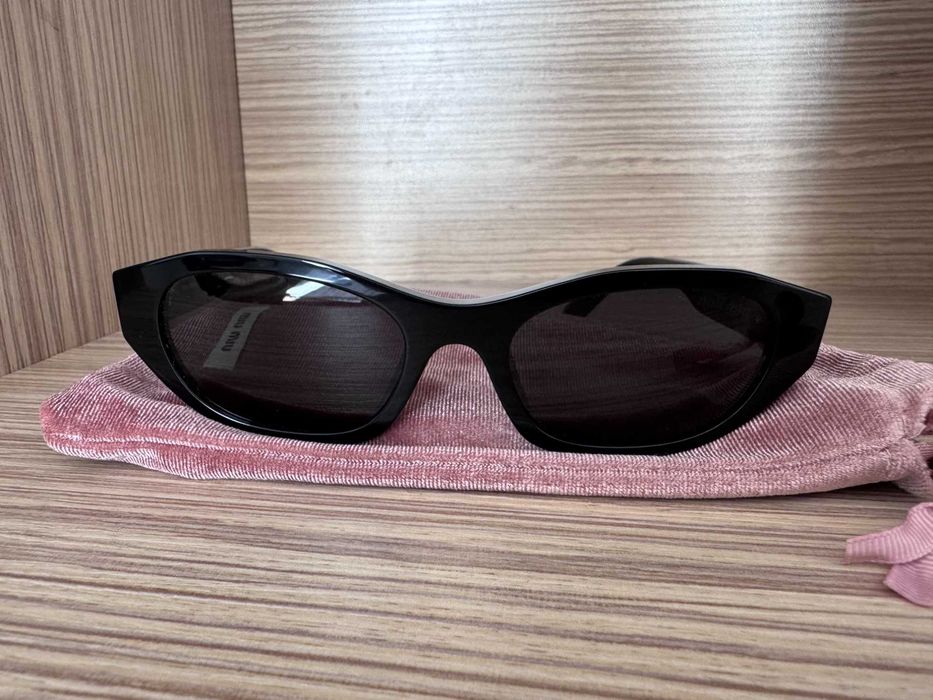 слънчеви очила MIU MIU