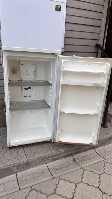 Продам холодильник
