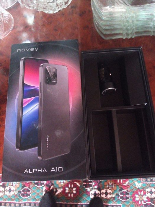 Novey Alpha A10 Pamet 4/128