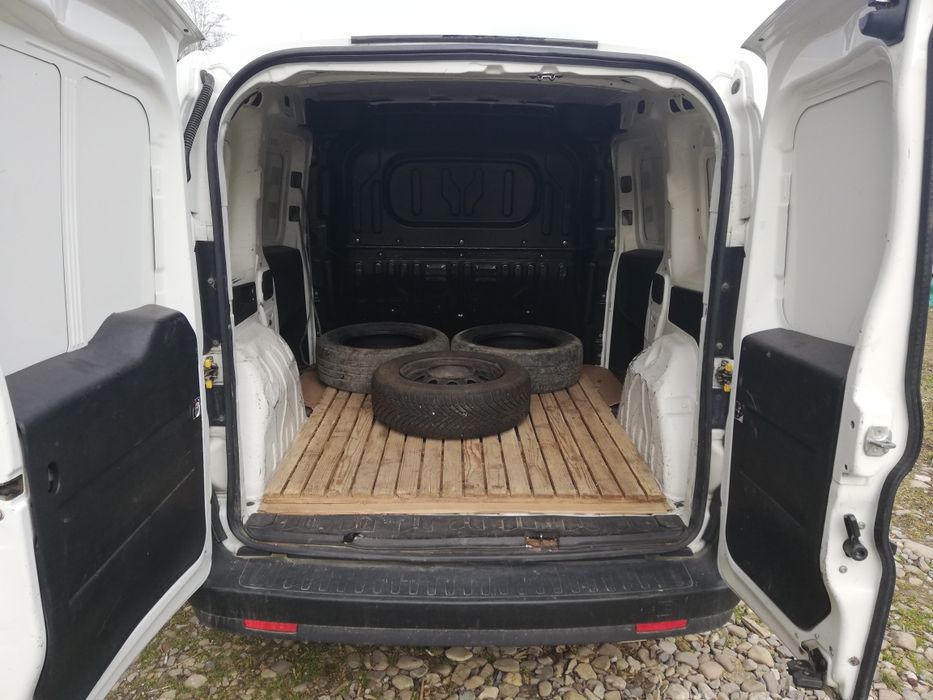 Fiat doblo  2012