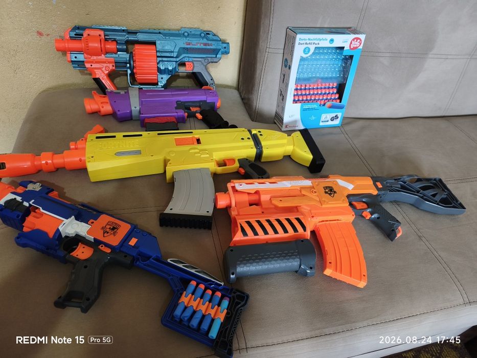 **Nerf колекция — 5 бластера**