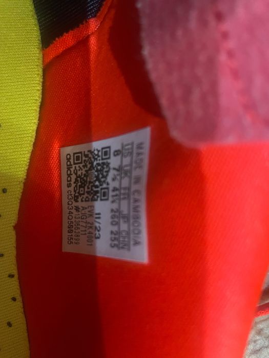 Футболни обувки на Адидас предатор