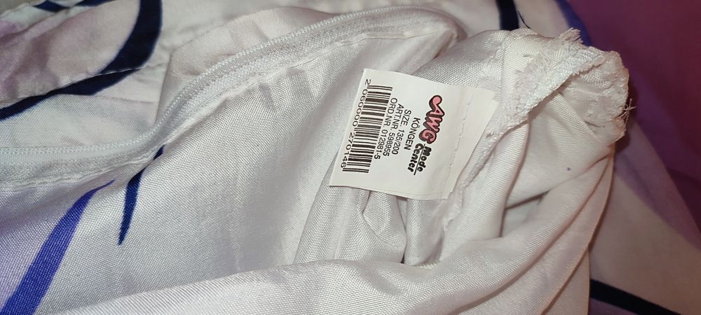 Lenjerie de pat, mov-alb, material fin satinat, nou