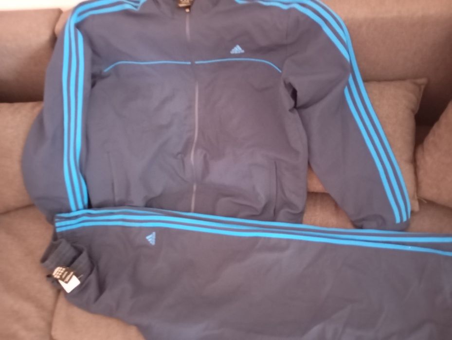 Trening Adidas esențiale originale