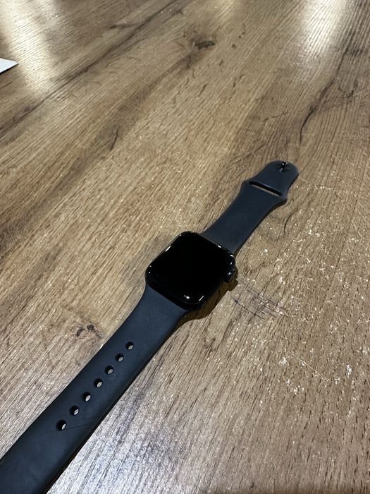 Продам Apple Watch SE (2-е поколение, GPS)