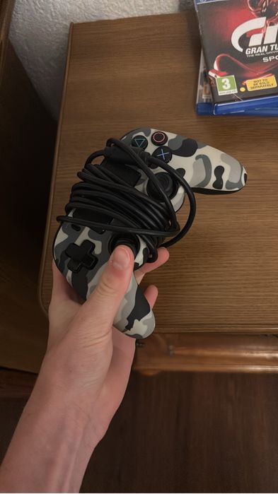 Vand ps4 stare nou 1000neg