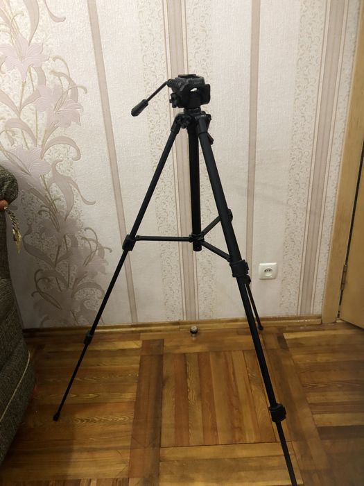 Штатив Sony VCT-R640 Tripod