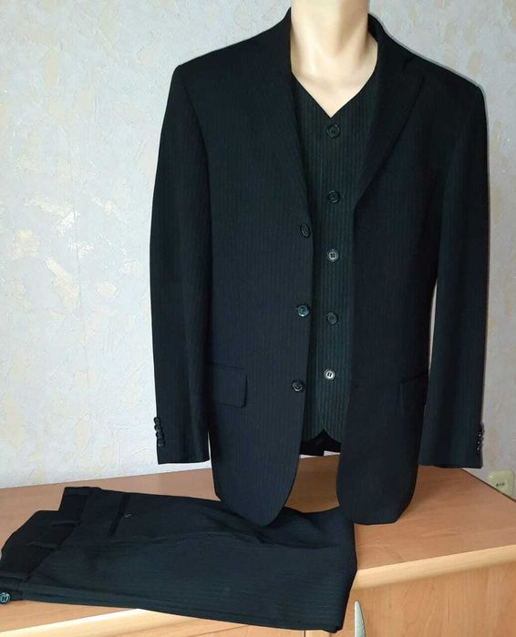 Продам мужской костюм