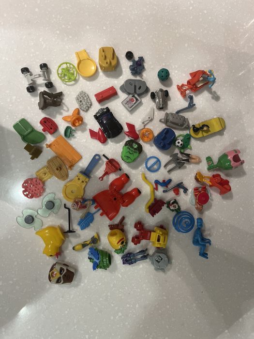 Фигурки из Kinder Surprise