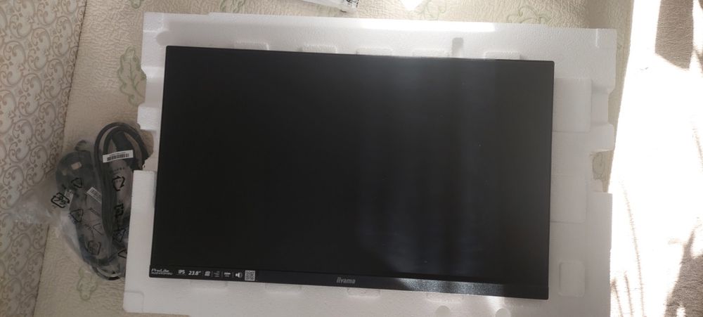 Монитор японский  iiyamma 24 дюйма