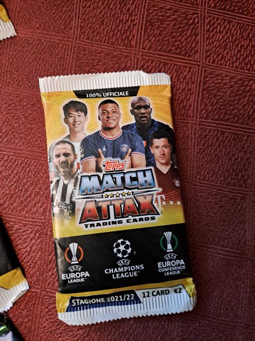 PANINI и Topps пакети с футболни карти