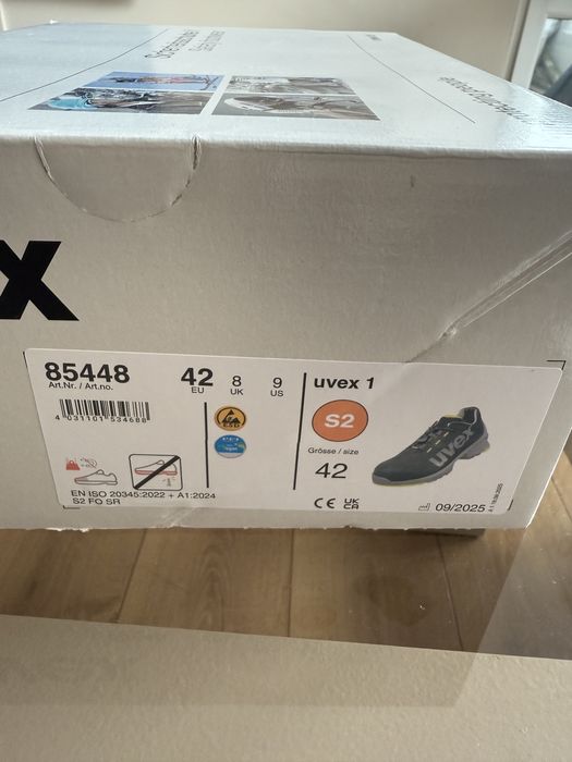 Работни обувки UVEX 42 - нови